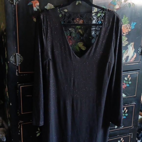 Dress - Picture 2 of 4